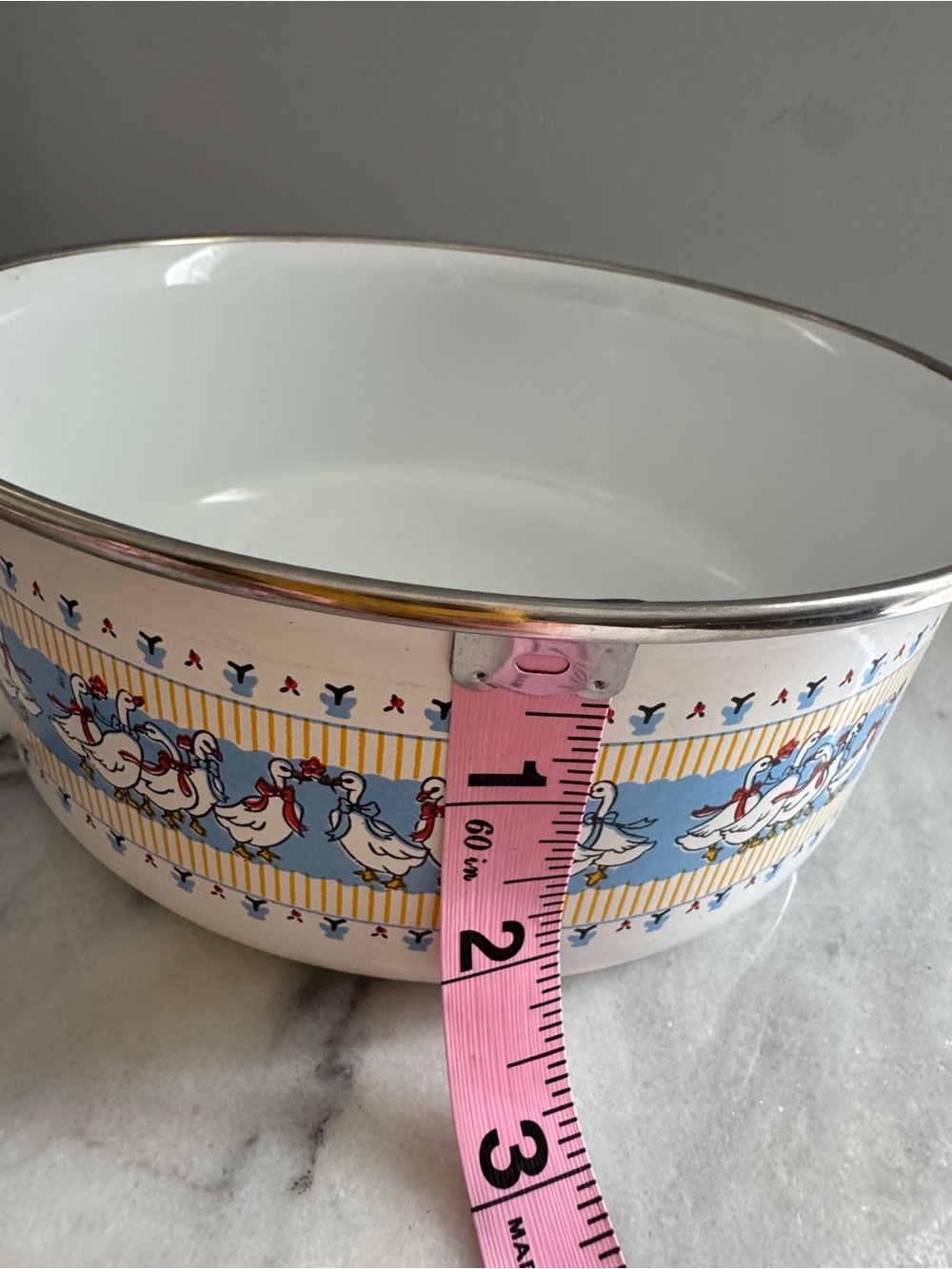Vintage Enamelware Country Geese Bowl - Picture 3 of 6